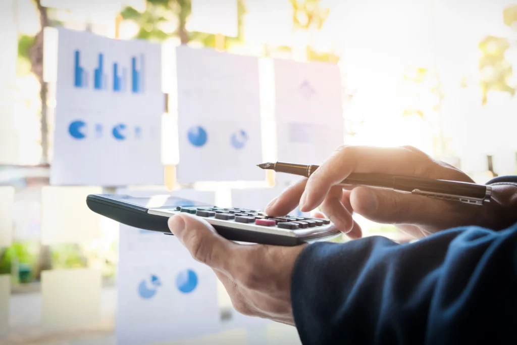 Quem trabalha pelo CIEE tem direito a décimo terceiro?